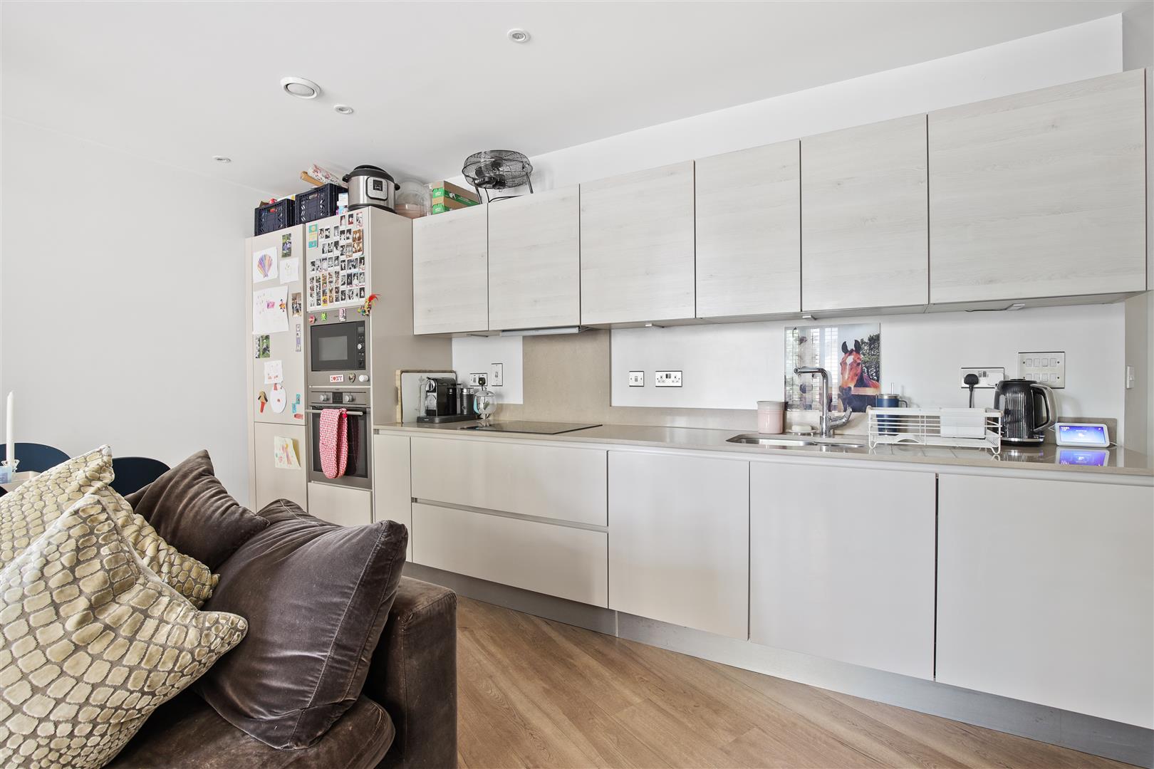 2 bed property in Maypole Court, Mile End